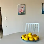 شقة Lemon & Light Bright With View And Fireplace Meligalás