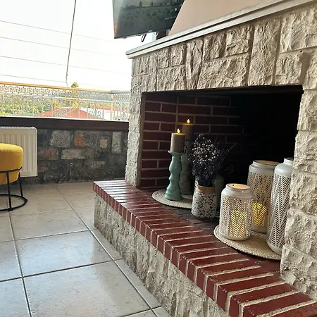 Lemon & Light Bright With View And Fireplace