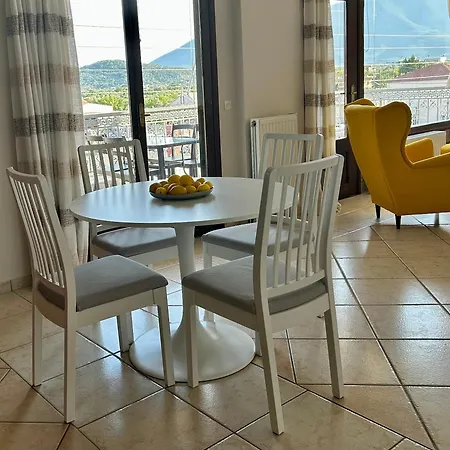 Lemon & Light Bright With View And Fireplace شقة