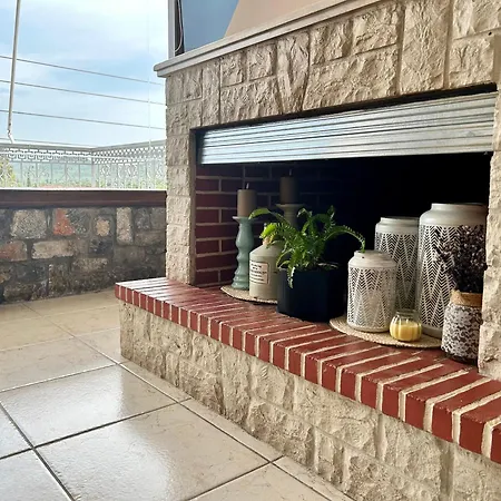 Lemon & Light Bright With View And Fireplace Apartment